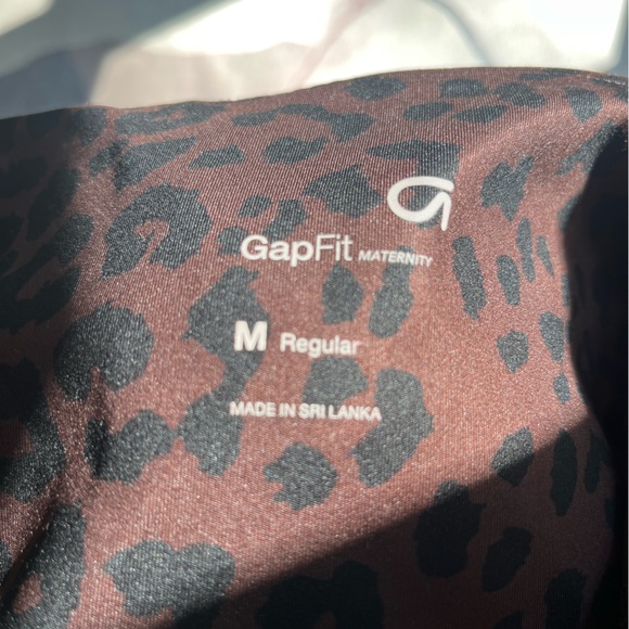 Maternity GapFit Power Leggings, EUC - Picture 3 of 3